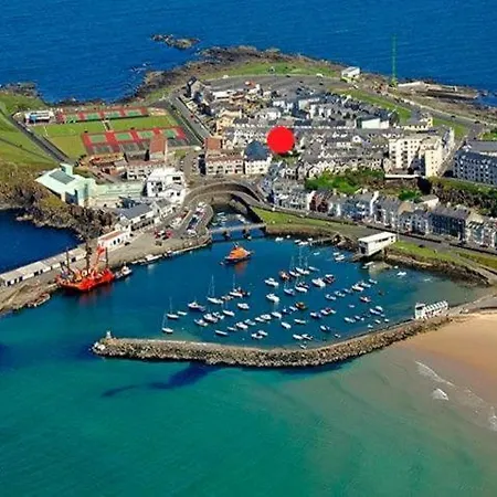 3 Princess Yellow - Portrush By The Sea Exterior photo