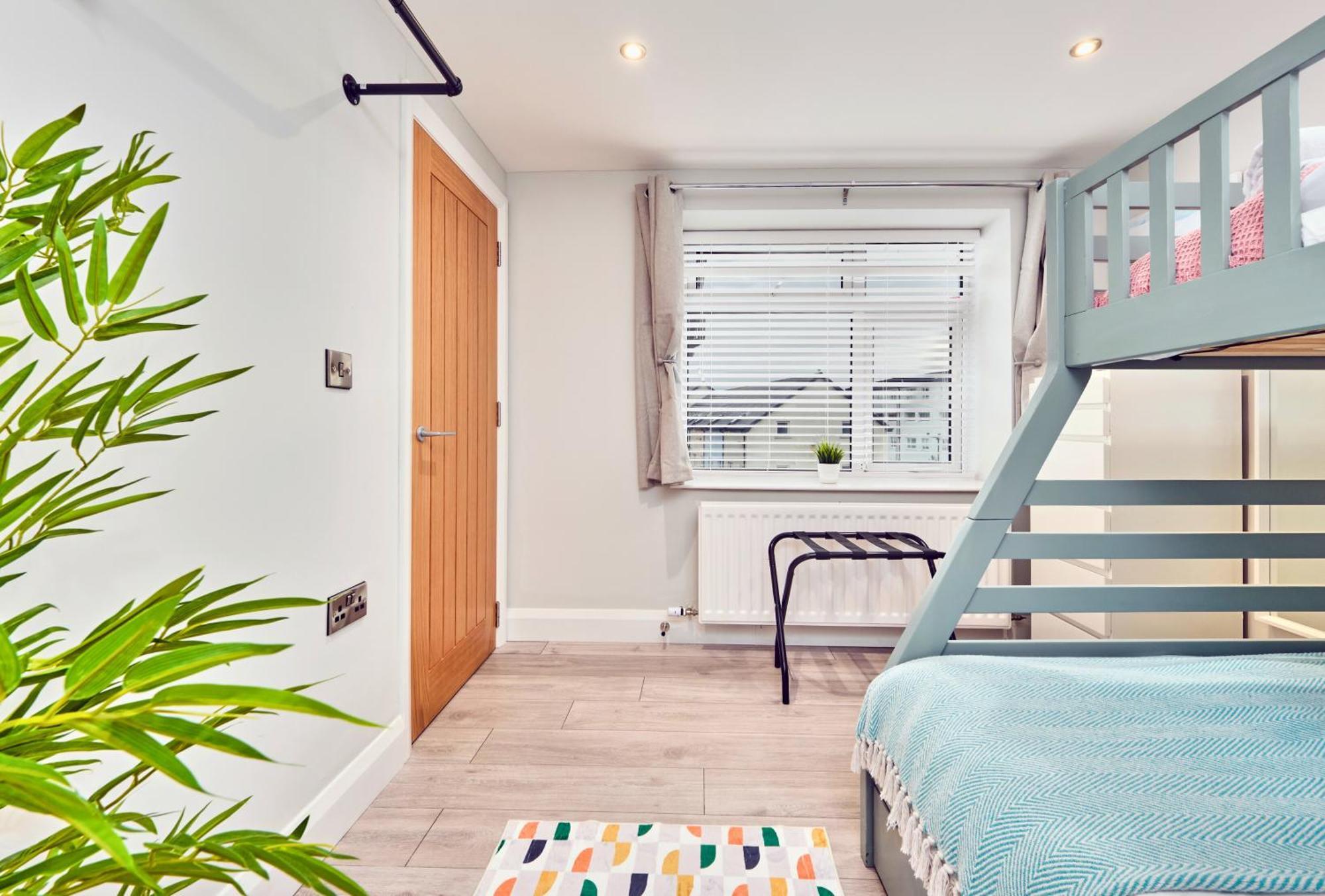 3 Princess Yellow - By The Sea Apartment Portrush