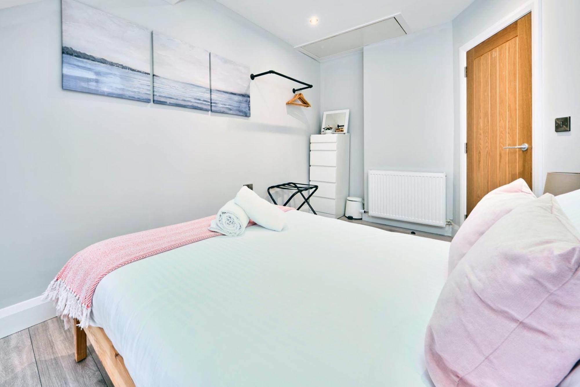 Princess Yellow 3 ~golf 10min Walk/ Parking Permit *